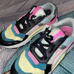 Woman’s Puma RS-0 Running Shoes